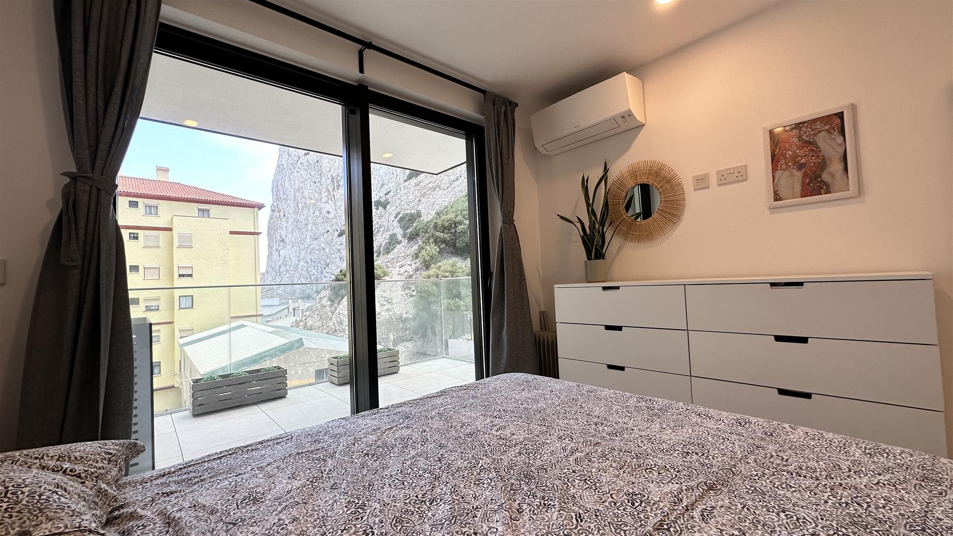 Image of Apartment - 2 Bedrooms - 2 Bathrooms for Sale in Forbes-Gibraltar, Image 6